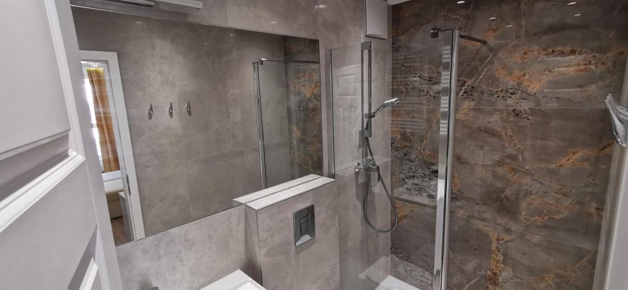 Wow Flou Przystan Letnica Apartamenty 700M Plaza Gdańsk Kültér fotó