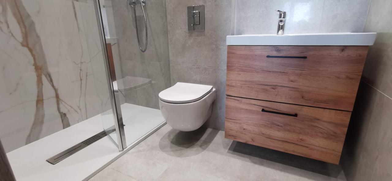 Wow Flou Przystan Letnica Apartamenty 700M Plaza Gdańsk Kültér fotó