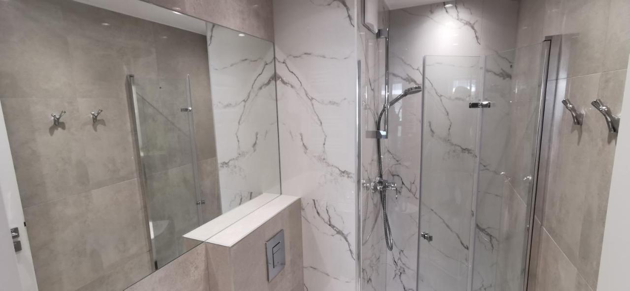 Wow Flou Przystan Letnica Apartamenty 700M Plaza Gdańsk Kültér fotó